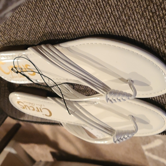 Sandals - Picture 4 of 5